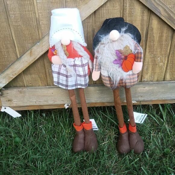 🦋 New Harvest 24” Tall Old Woman and Man Gnomes, Set of 2 - Picture 5 of 11